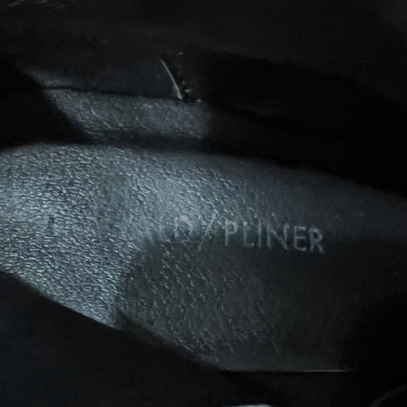 Cute and comfy Donald J. Pliner Booties - Picture 5 of 8